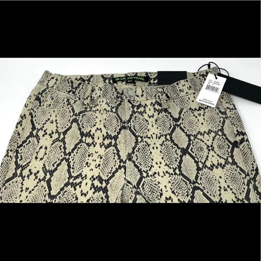 🛍️SALE🛍️ BLUE REVIVAL Slither Skinny Leg Sand Snake Print Jeans - Picture 8 of 13